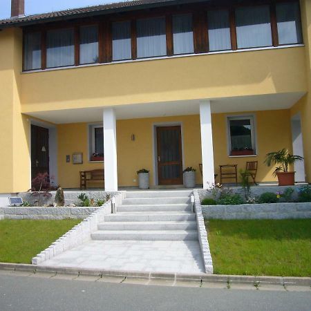 Ferienwohnung Im Alten Schulhaus - Keine Monteure Plech Luaran gambar